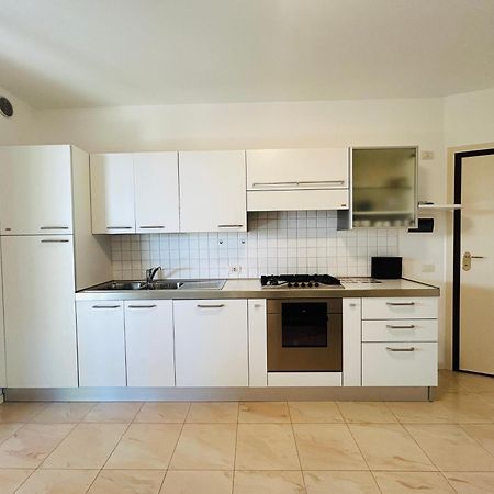 Damiano Chiesa Flexrent - Abissinia Apartman Riccione Kültér fotó