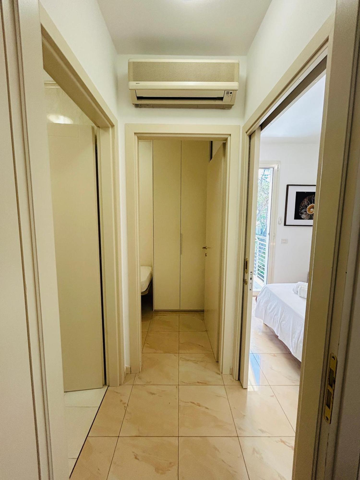 Damiano Chiesa Flexrent - Abissinia Apartman Riccione Kültér fotó