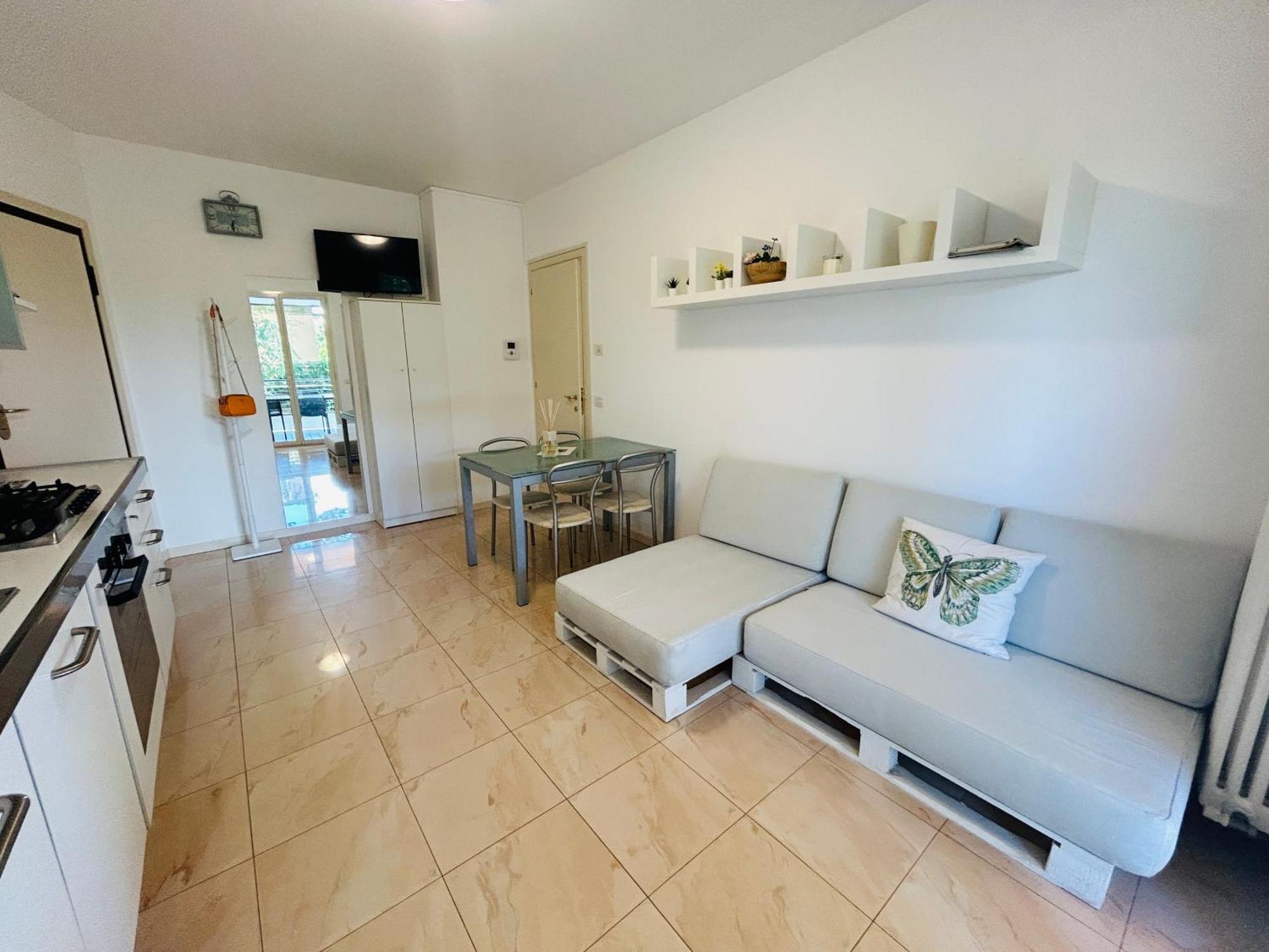 Damiano Chiesa Flexrent - Abissinia Apartman Riccione Kültér fotó